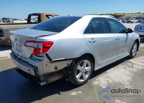 2014 Toyota Camry Se z USA, uszkodzony, nr VIN 4T1BF1FK9EU758176